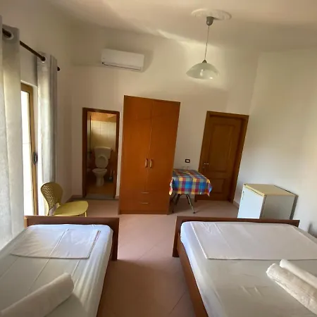 Guest House Lionel Durres Exterior photo