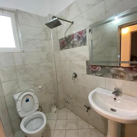 Guest House Lionel Durres Exterior photo