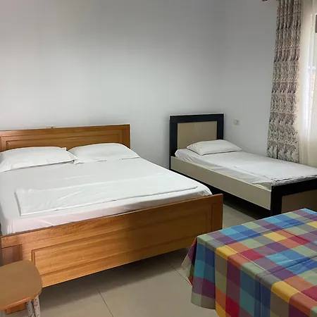 Guest House Lionel Durres Exterior photo